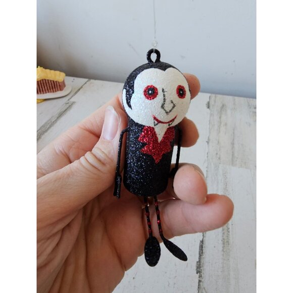 Pier‎ 1 glitter Dracula metal ornament Halloween jointed decor sparkle rare - Picture 4 of 7